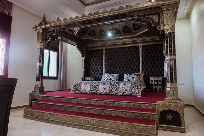 Hotel Regency Park And Suites