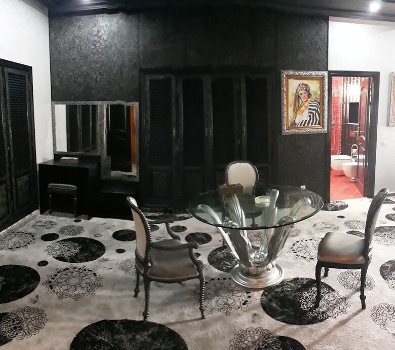 Hotel Regency Park And Suites