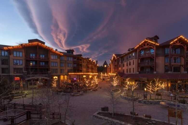 Hotel Village 2230 White Mountain Lodge