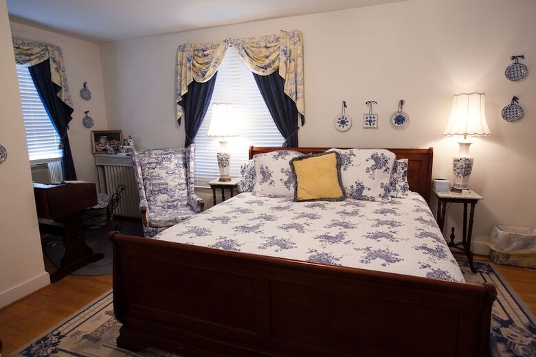 Bed & Breakfast Inn On Poplar Hill