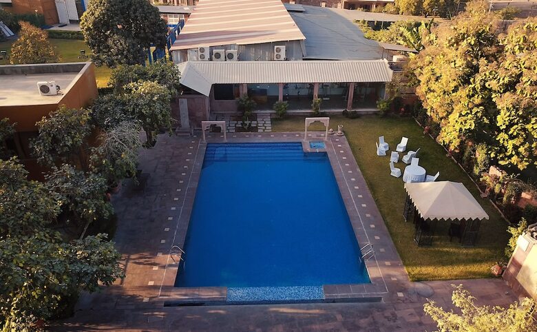 Hotel Treehouse Amaara- Pure Vegetarian Resort