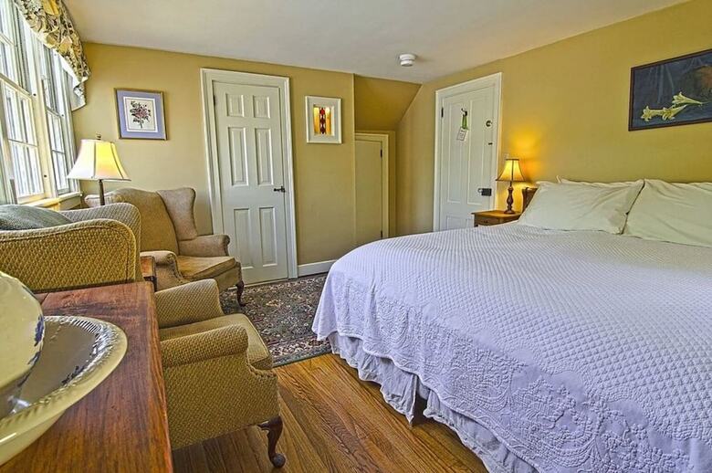 Bed & Breakfast 1824 House