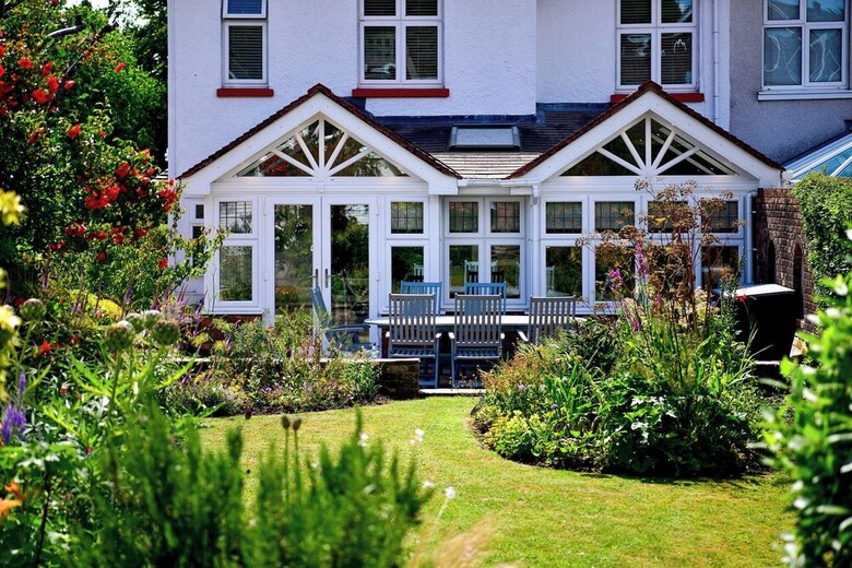 Just Stay Wales - Highmead House