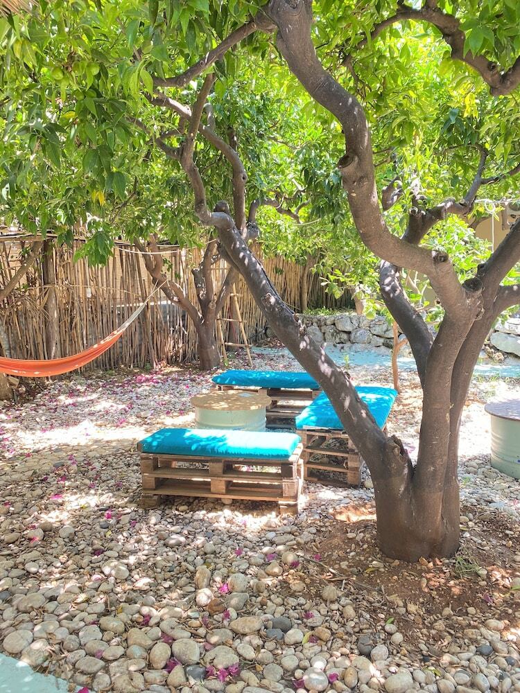 Bed & Breakfast Mayouli Nature Retreat