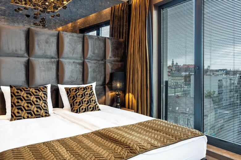 Art Suites Luxury Hotel