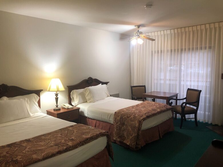 Hotel Monarch Resort