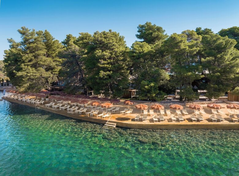 Hotel Valamar Amicor Resort