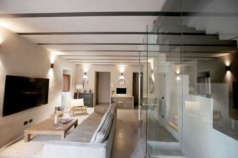 Casa Nostra Luxury Suites