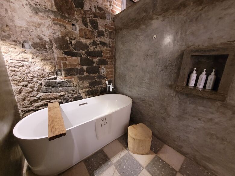 Milo Collection Hotel