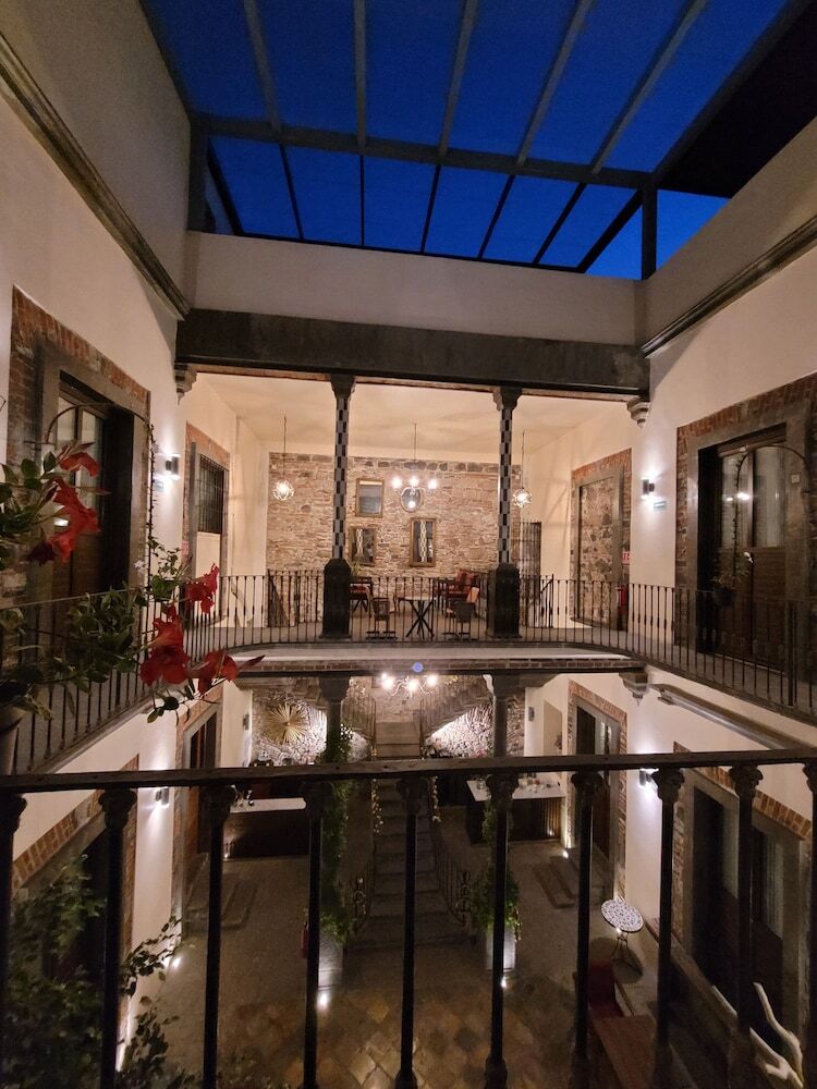 Milo Collection Hotel