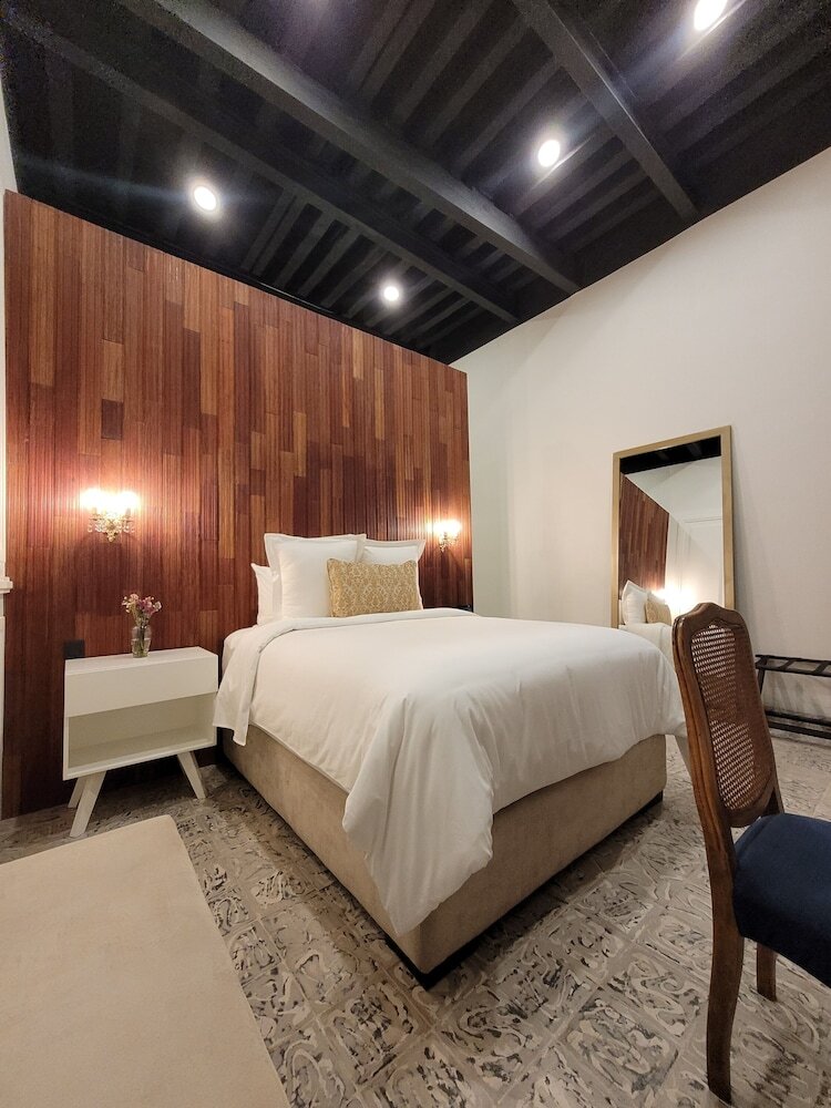 Milo Collection Hotel