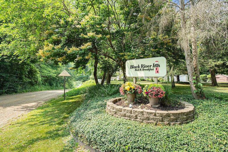 Black River Inn Bed And Breakfast