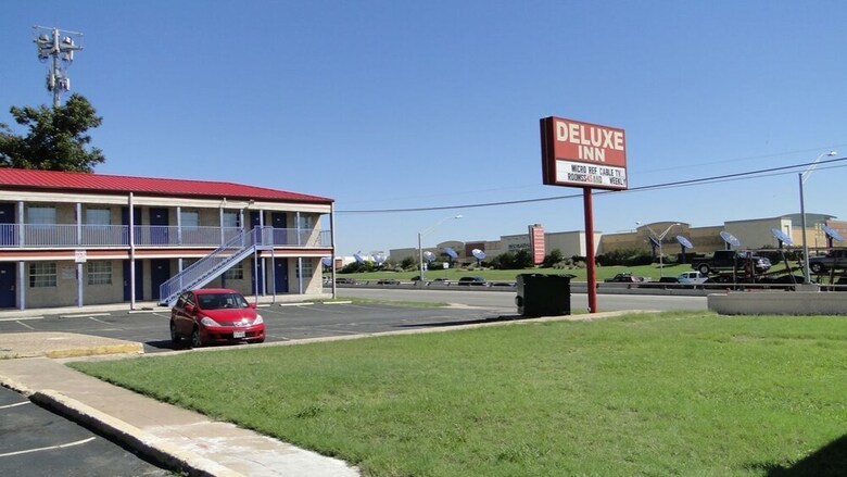Motel Deluxe Inn