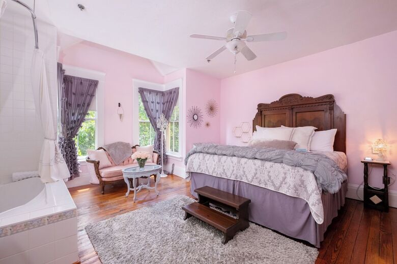 The Laurel Oak Inn Bed And Breakfast