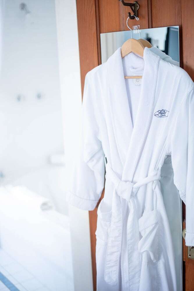 The Laurel Oak Inn Bed And Breakfast