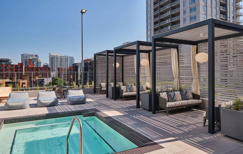 Hotel Level Chicago - River North