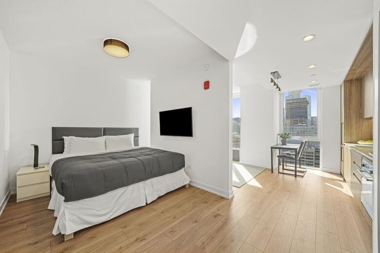 Hotel Level Chicago - River North