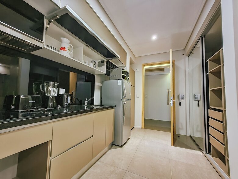 Le Montreal Apartments