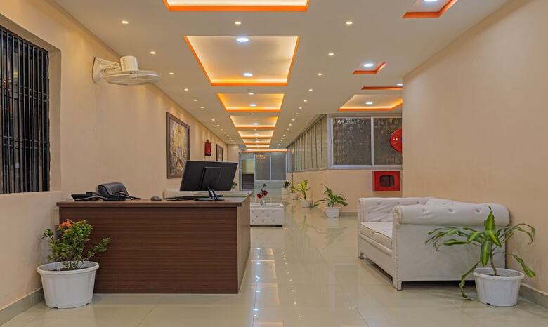 Itsy Hotels Kashi Grand, Bhu
