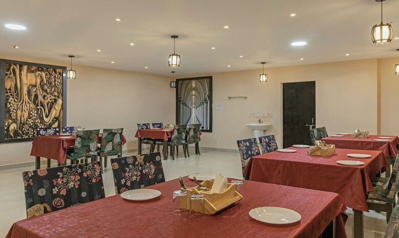 Itsy Hotels Kashi Grand, Bhu