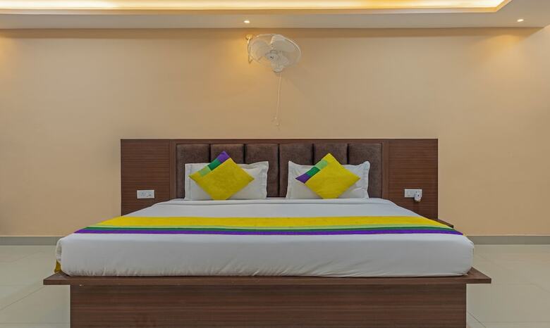 Itsy Hotels Kashi Grand, Bhu