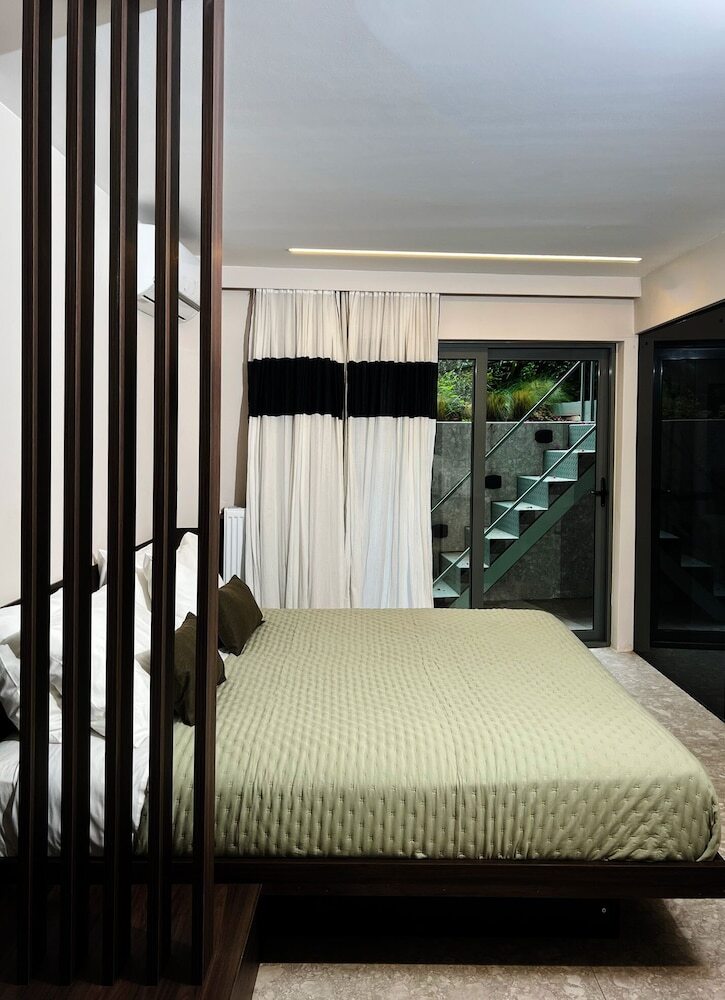 Cityzoe Athens Suites