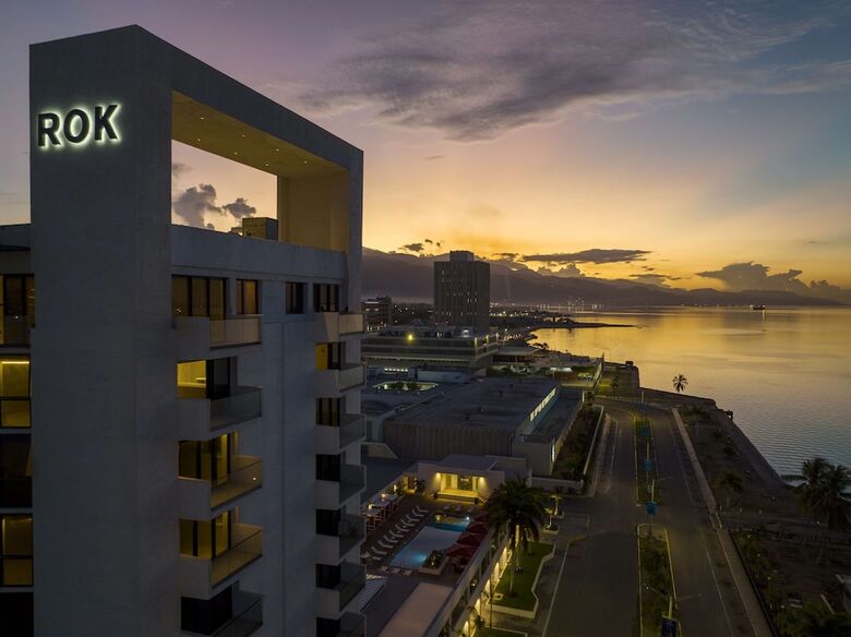 Rok Hotel Kingston, Tapestry Collection By Hilton