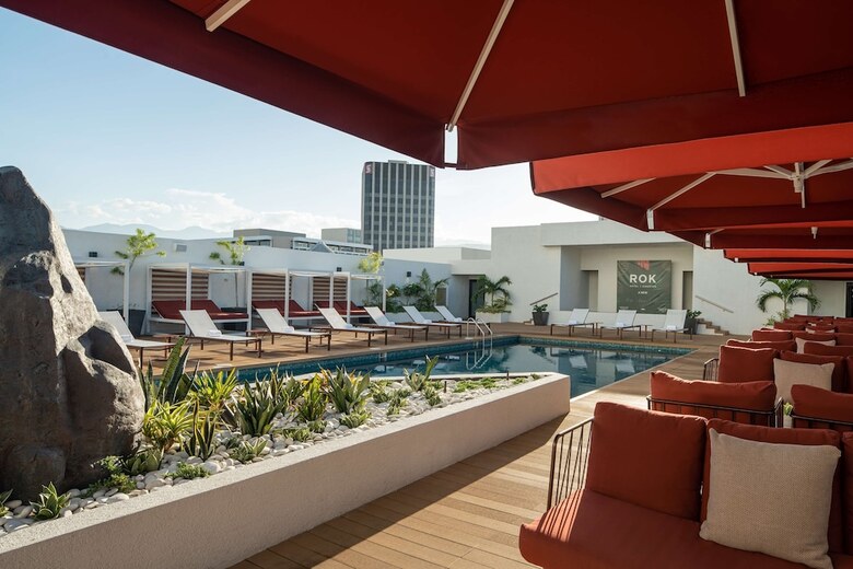 Rok Hotel Kingston, Tapestry Collection By Hilton