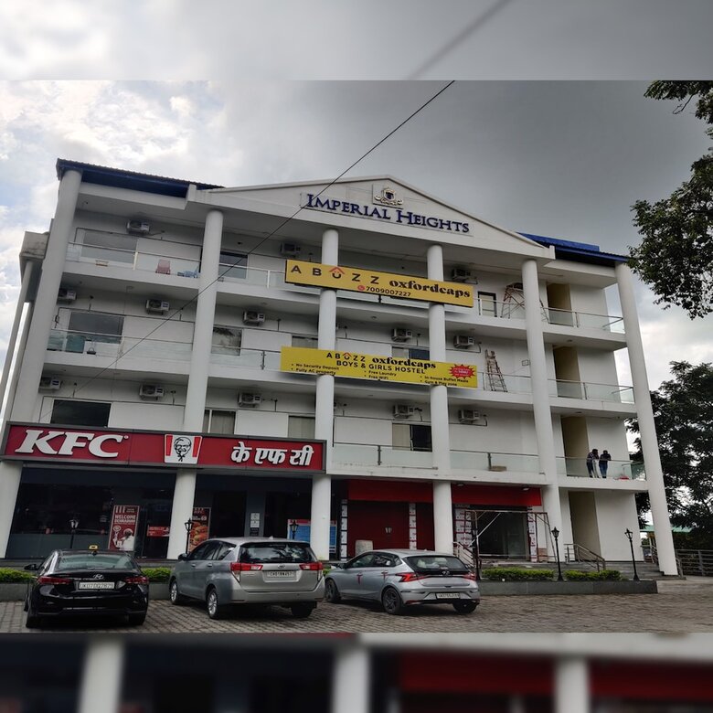 Hotel Abuzz Oxfordcaps Dehradun - Campus Accommodation