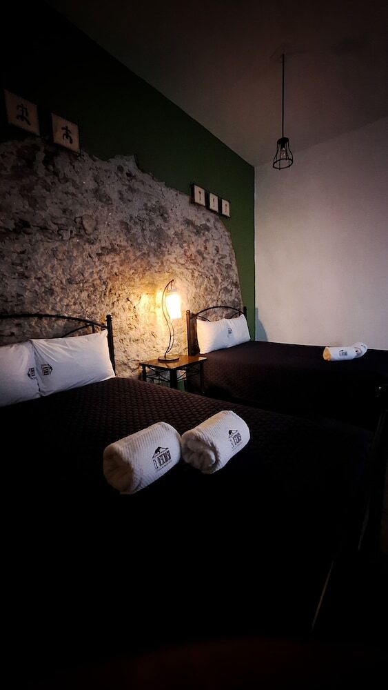 El Descanso Catedral Hotel