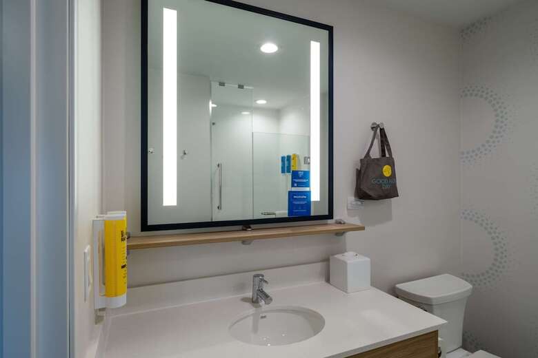 Hotel Tru By Hilton Naperville Chicago