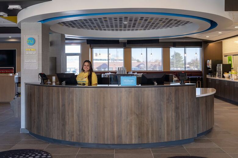 Hotel Tru By Hilton Naperville Chicago