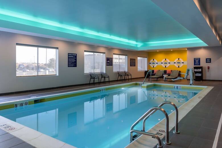 Hotel Tru By Hilton Naperville Chicago