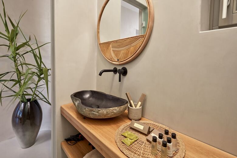 Hotel Ionic Suites