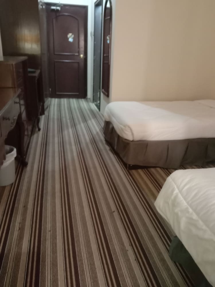 Al Commodore Hotel