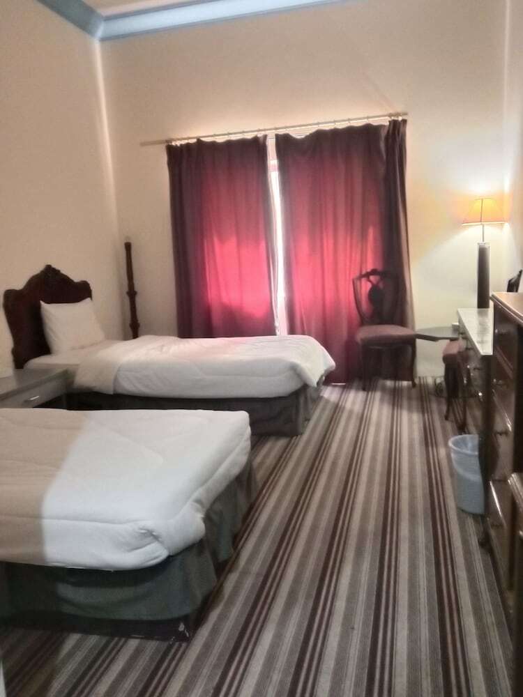 Al Commodore Hotel