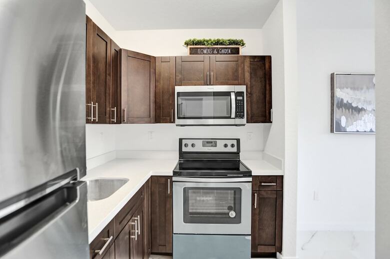 Renzzi Wynwood Apartments