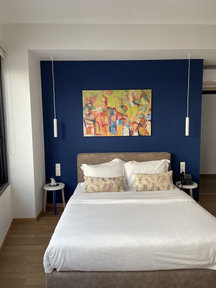 Iasonos Suites
