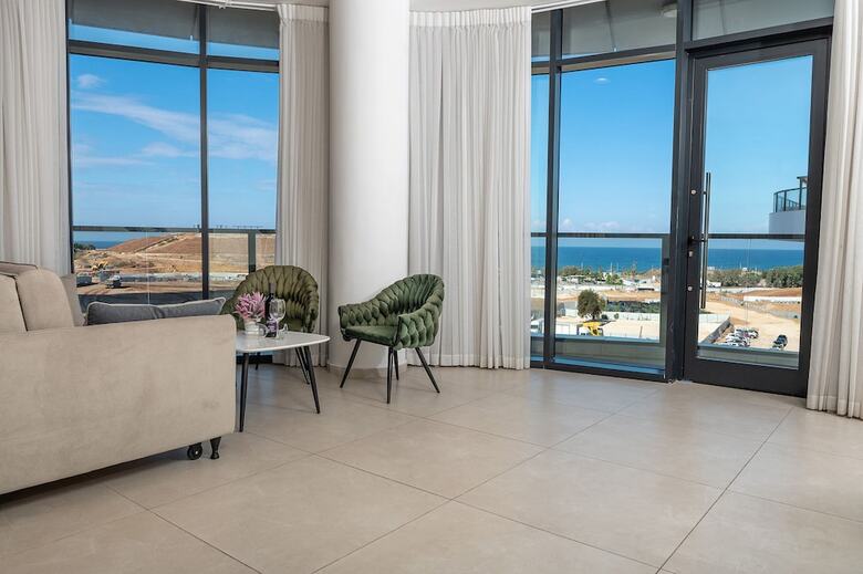 Hi - Yam Seaview Apartments & Suites