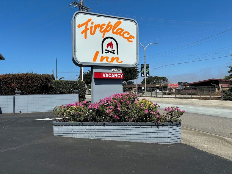 Motel Monterey Fireplace Inn