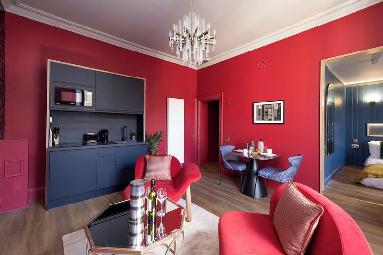 30 Castle Street Aparthotel