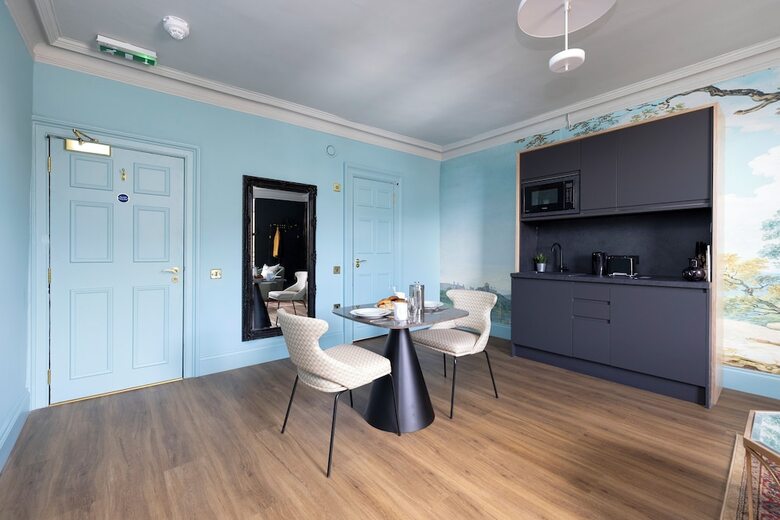 30 Castle Street Aparthotel