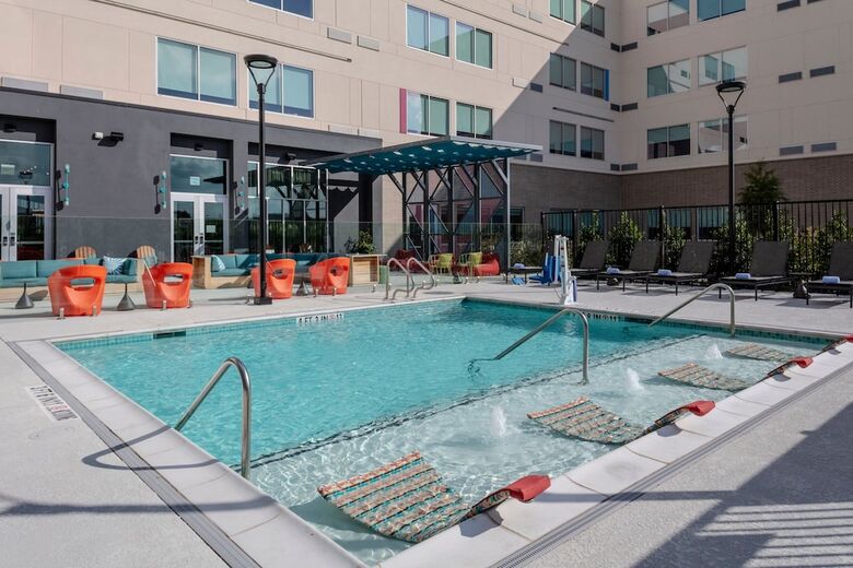 Hotel Aloft Dallas Arlington South
