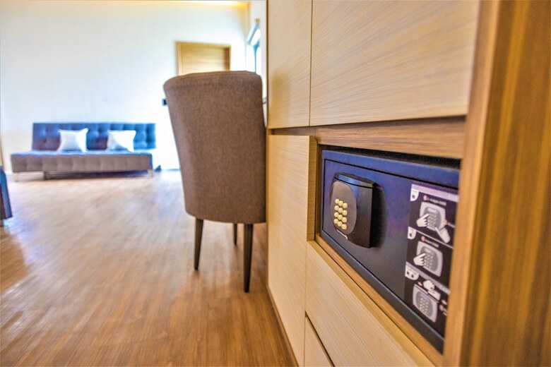 Hotel Plaza By Kavia