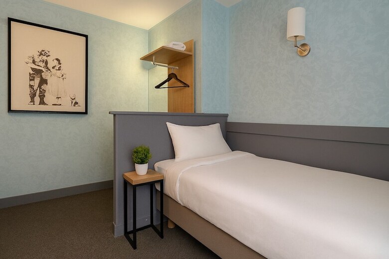 The Walled Off Hotel Paris