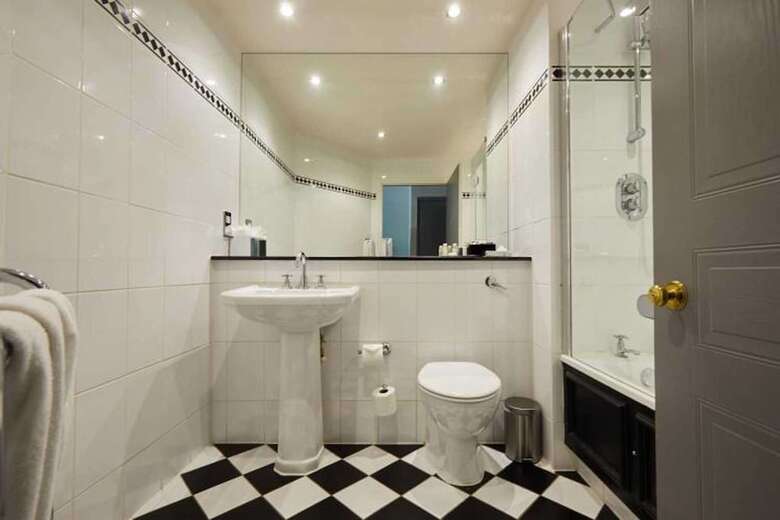 Worldhotels Distinctive Woughton House Hotel
