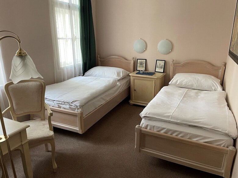 Hotel U Cervene Zidle