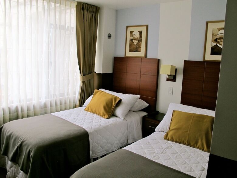 Hotel Filatelia Suites & Travel