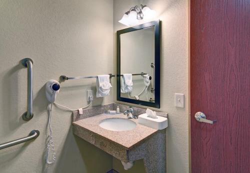 Hotel Cobblestone Inn & Suites Big Lake