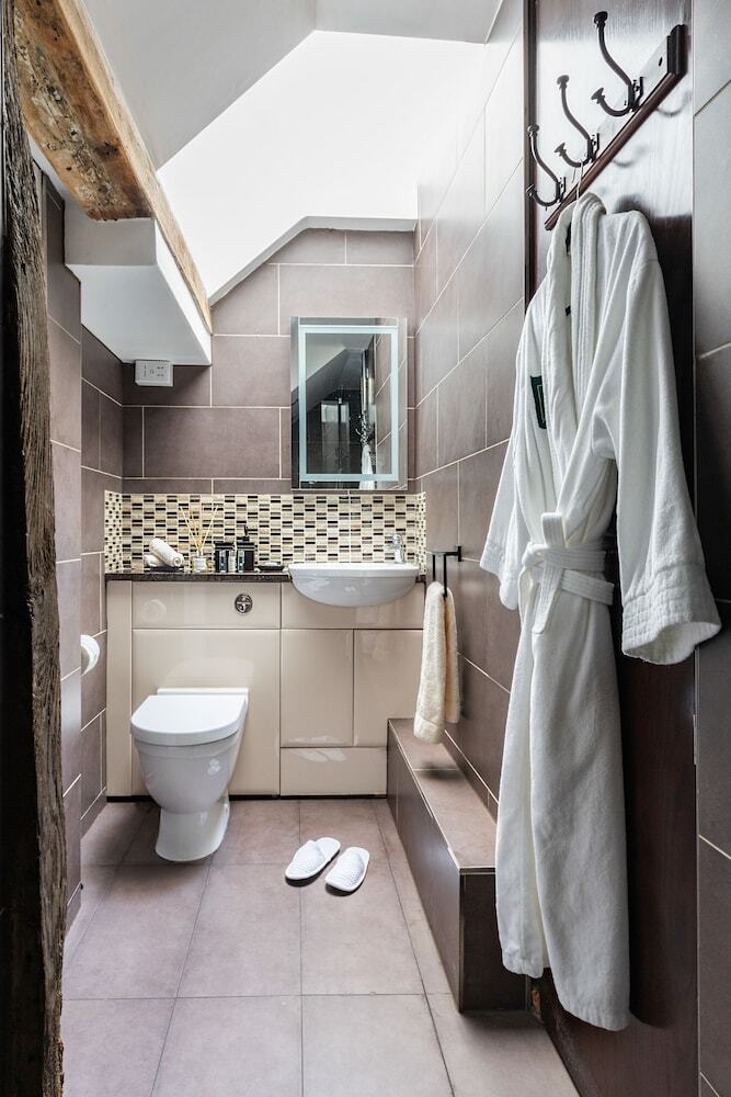 Aparthotel Staycations Maldon Suites